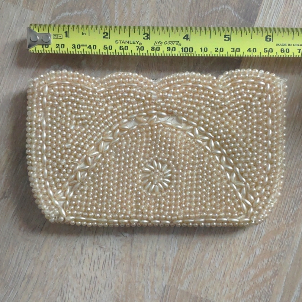 Vintage Beaded Purse 👛